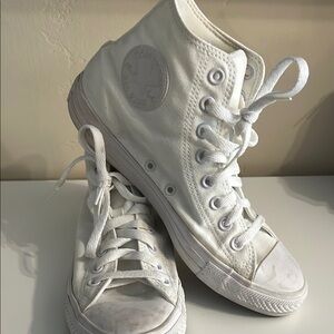 Converse White High-Top Sneakers Classic Design